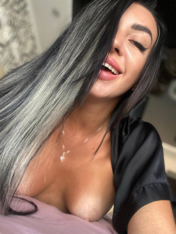 Picture by GoldenLeyla saying 'Eat My Tits As Soon As You Get Home From Work'