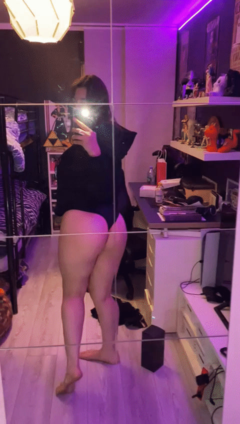 Picture by Alisha00x showing 'Even When I'm Going Out, I'm Ready For An Impromptu Fuck' number 1