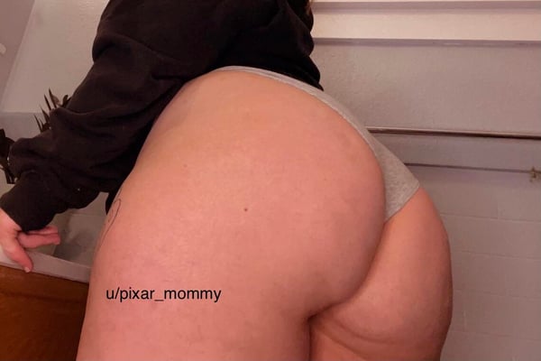 Picture by pixar_mommy saying 'Let Me Know If You Like Thick Pawg Ass'