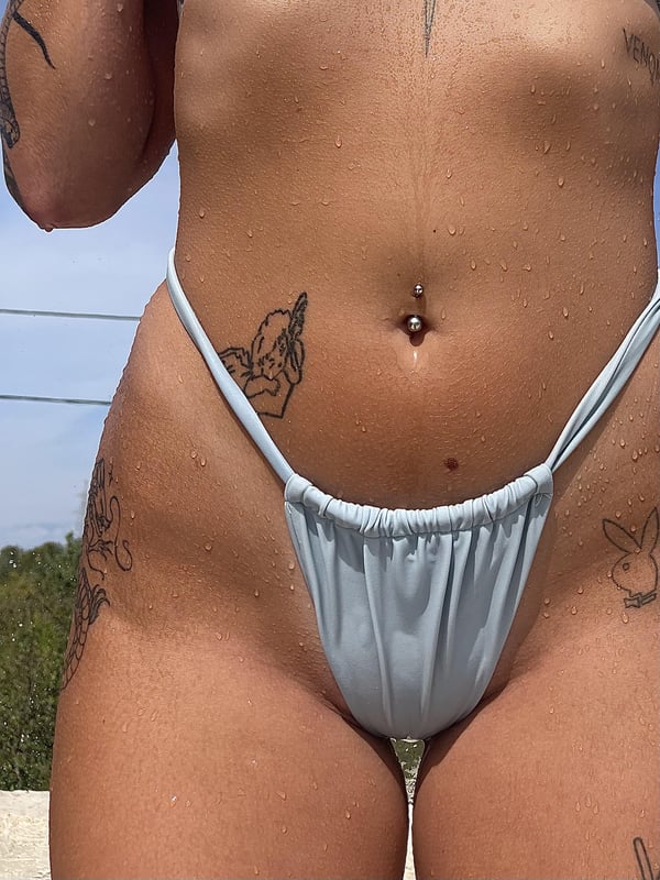 Picture by daylongConnect549 saying 'Its A True Privilege For You To See My Cameltoe This Close'