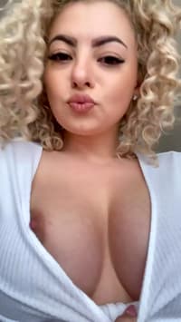 Picture showing Big Boobs All Over The Place, Small Ones Are Taking Over Now